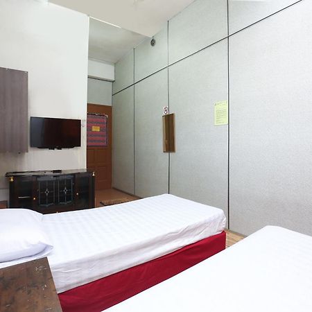 Oyo 89755 D&D Budget Inn Kota Bharu Esterno foto